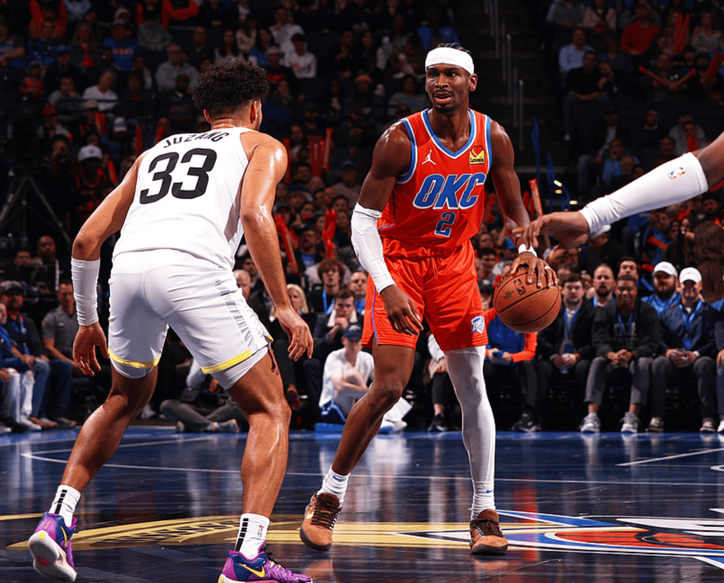关于NBA季后赛国际比赛日走向成谜；托特纳姆更衣室发声；话题不断；阵容厚度经受考验的信息